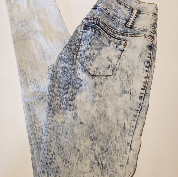 High Waist - Picture 4 of 5